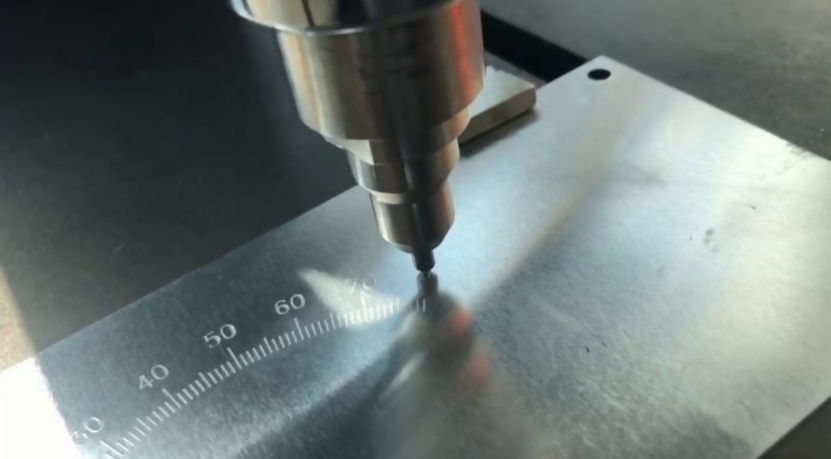 Fiber Laser Engraver Machin